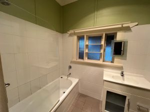 15 SALFORD ST, GOULBURN, NSW 2580 AUS